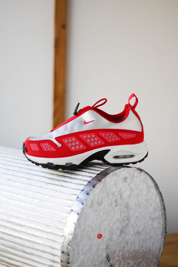 W NIKE AIR MAX SNDR "SILVER/UNIVERSITY RED-FUSION RED"
