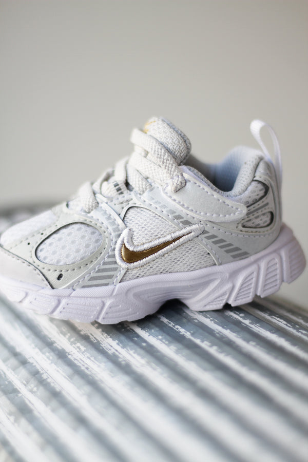 NIKE V5 RNR (TD) "WHITE/METALLIC GOLD-METALLIC SILVER"
