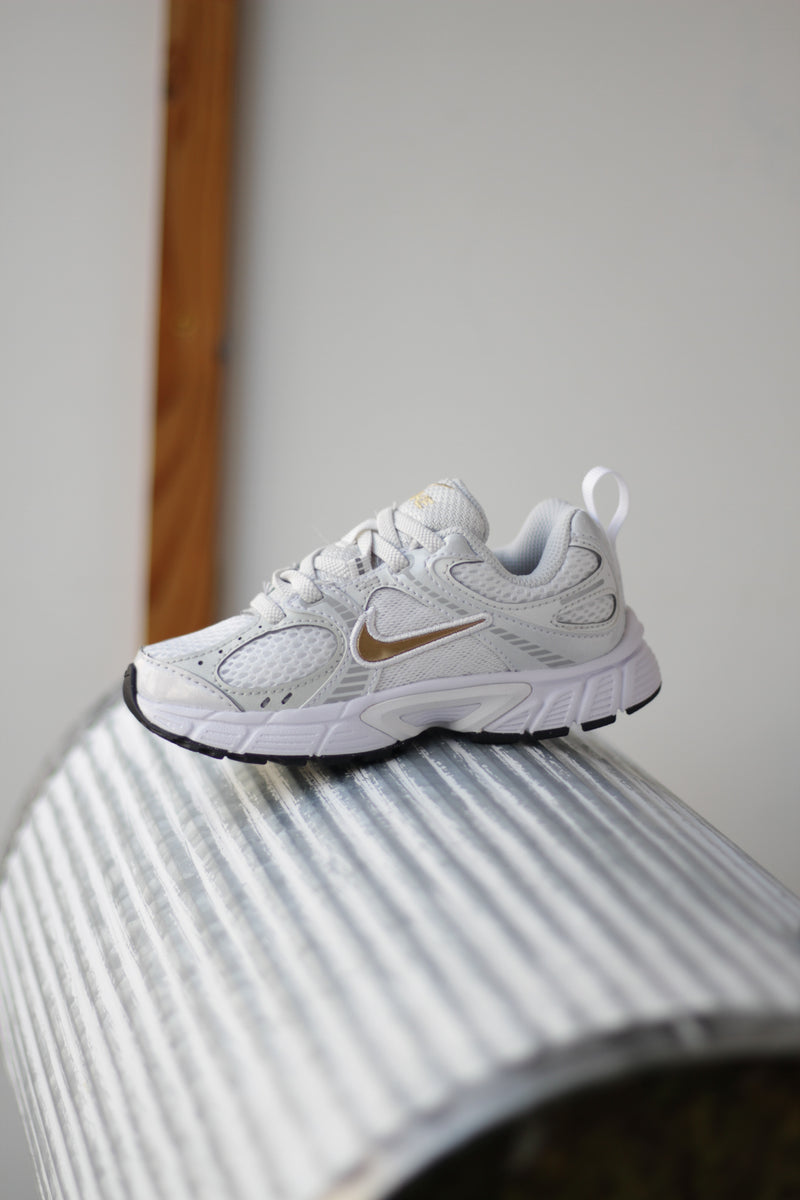 NIKE V5 RNR (PS) "WHITE/METALLIC GOLD-METALLIC SILVER"