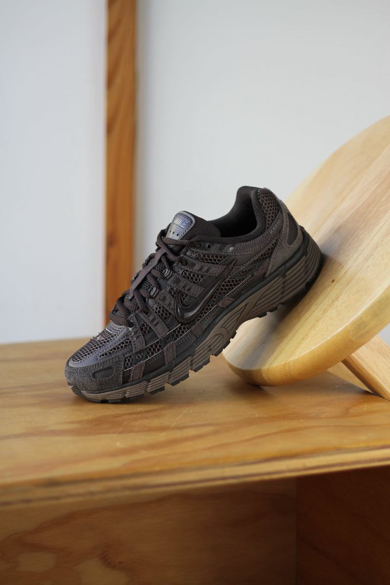 NIKE P-6000 SE "VELVET BROWN/VELVET BROWN-IRONSTONE"