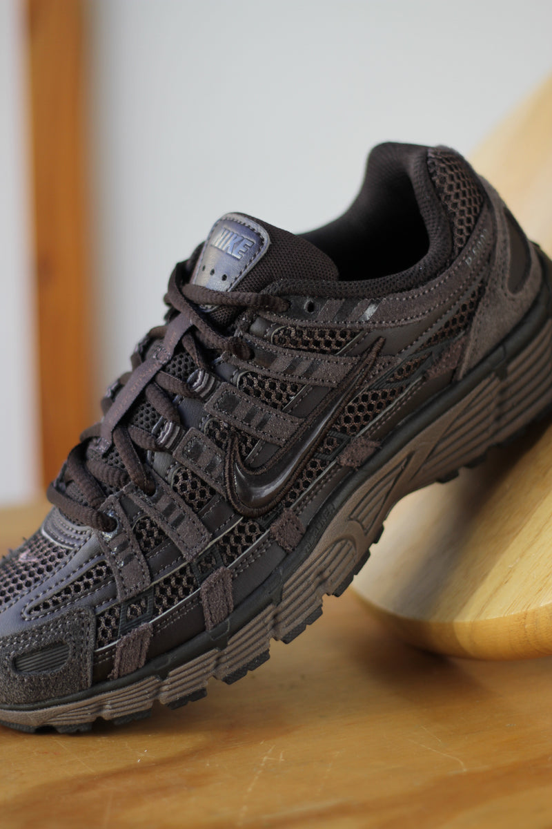 NIKE P-6000 SE "VELVET BROWN/VELVET BROWN-IRONSTONE"