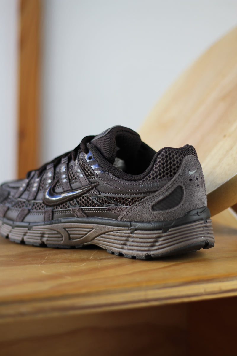 NIKE P-6000 SE "VELVET BROWN/VELVET BROWN-IRONSTONE"