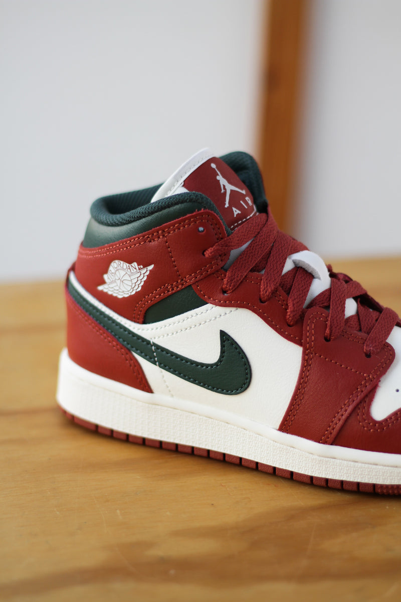 AIR JORDAN 1 MID (GS) "SAIL/MIDNIGHT GREEN-PURE PLATINUM"