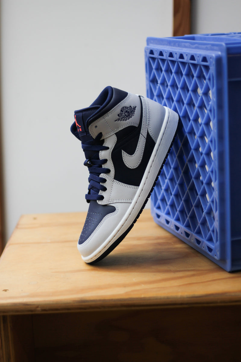 AIR JORDAN 1 MID "BLUE VOID/PURE PLATINUM-SUMMIT WHITE"