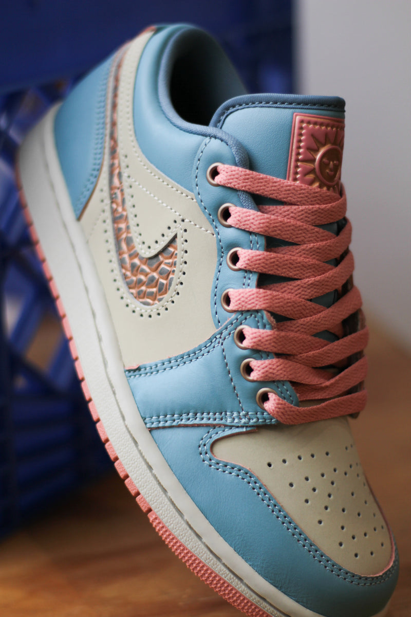 AIR JORDAN 1 LOW SE "DENIM TURQ/SMOKEY BLUE-RED STARDUST"