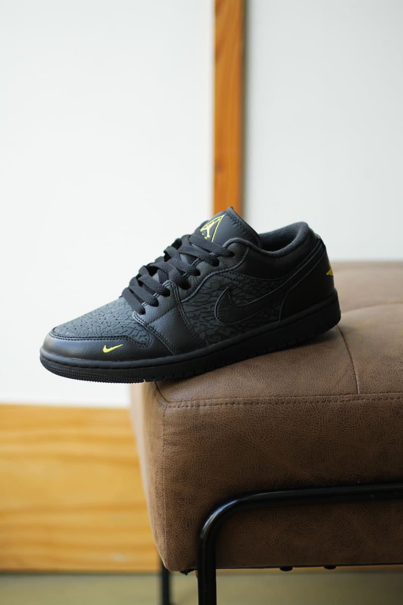 AIR JORDAN 1 LOW SE "BLACK/TOUR YELLOW-ANTHRACITE"