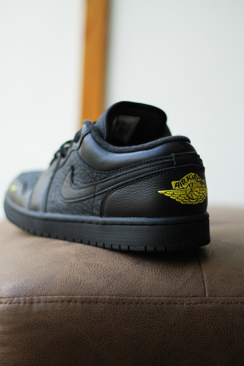 AIR JORDAN 1 LOW SE "BLACK/TOUR YELLOW-ANTHRACITE"
