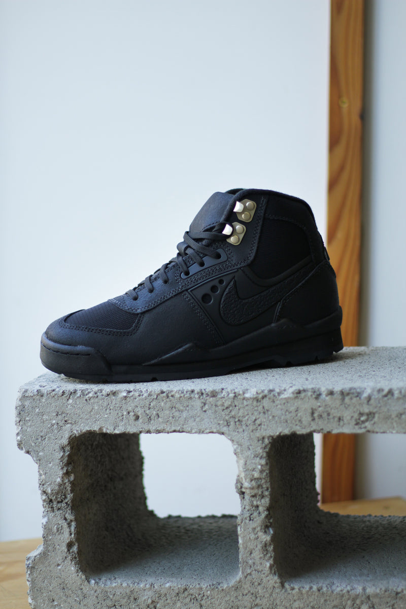 NIKE AIR BALTORO SP "BLACK/BLACK-METALLIC GOLD-WHITE"