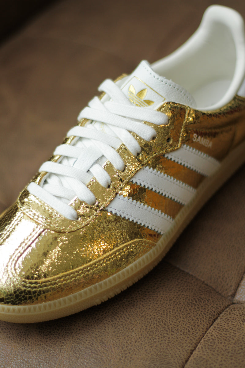 W ADIDAS SAMBA OG "GOLD METALLIC/CLOUD WHITE/CORE WHITE"