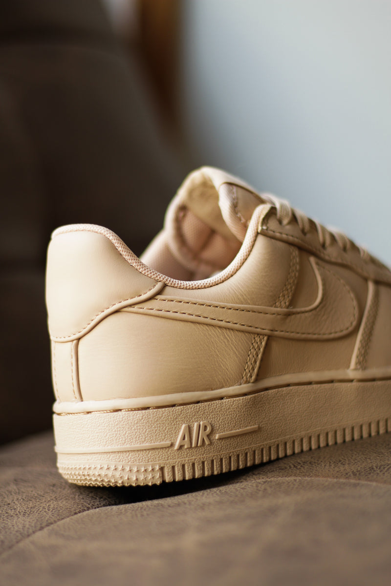 NIKE AIR FORCE 1 LOW RETRO PREMIUM "VACHETTA TAN/VACHETTA TAN-BLACK"