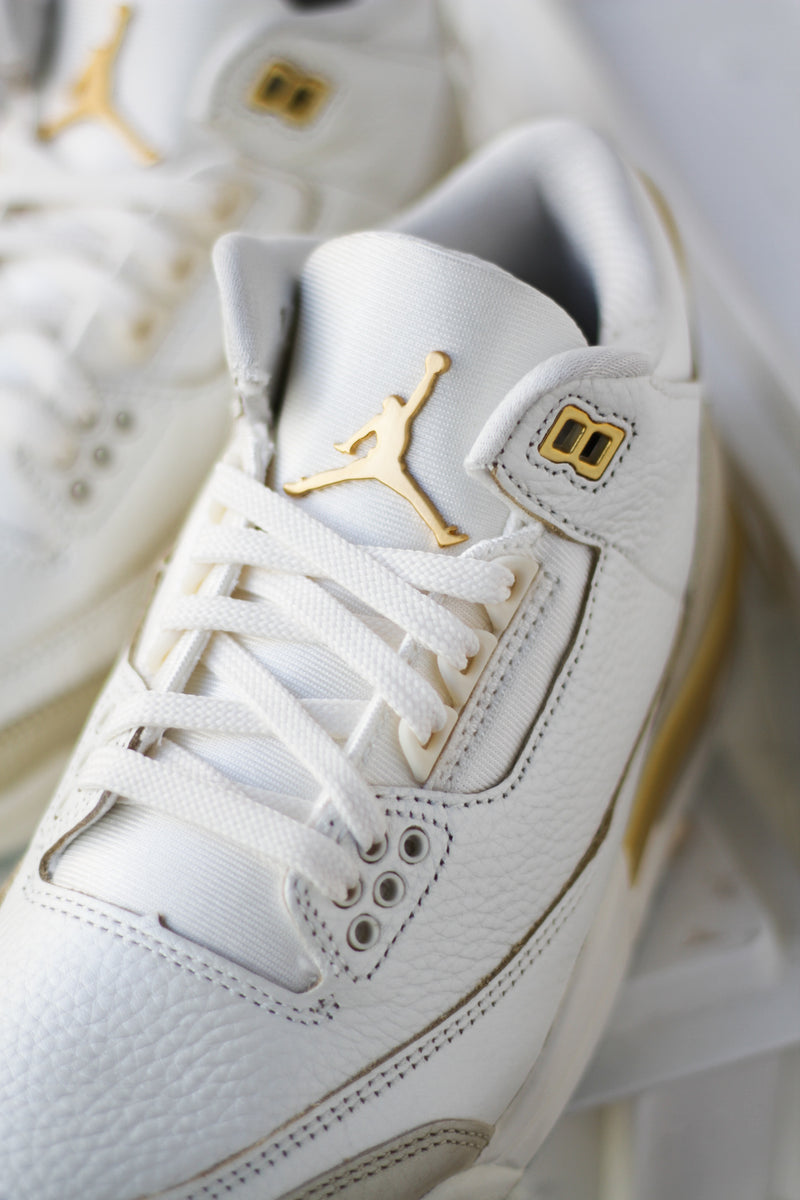 white and gold jordan 3