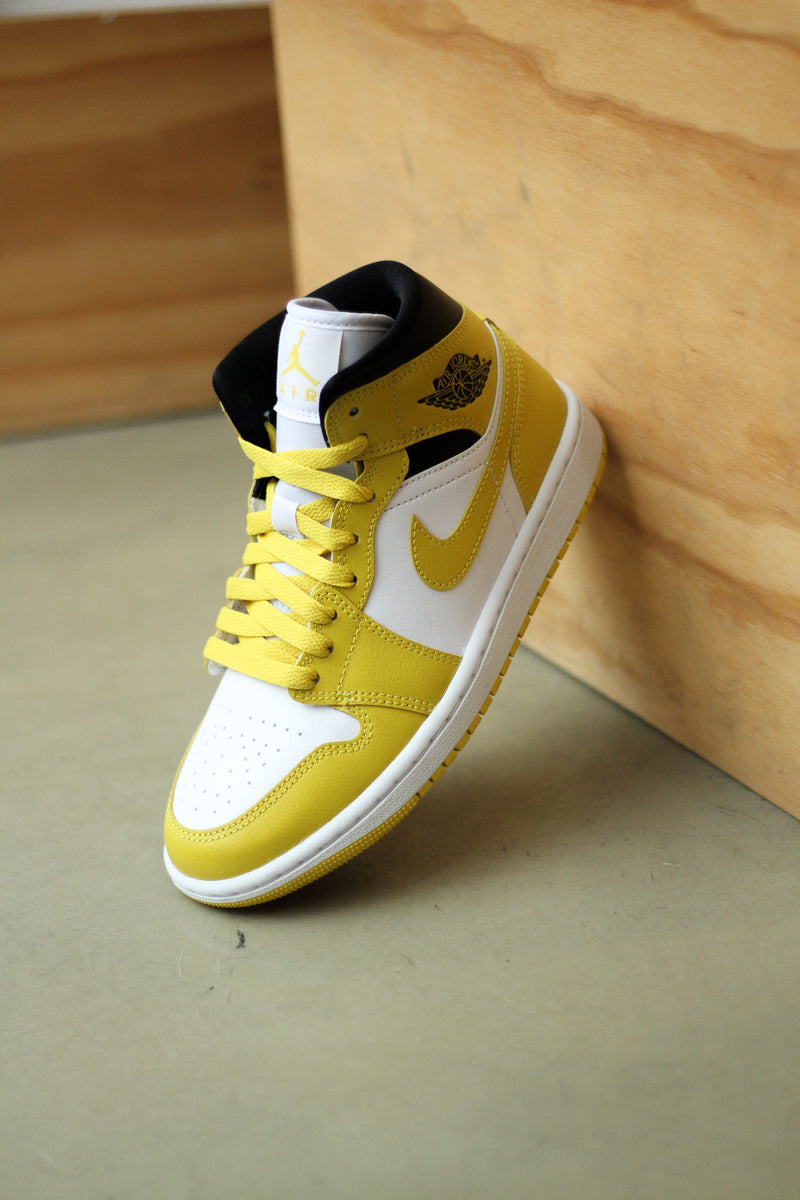 W AIR JORDAN 1 MID "VIVID SULFUR"