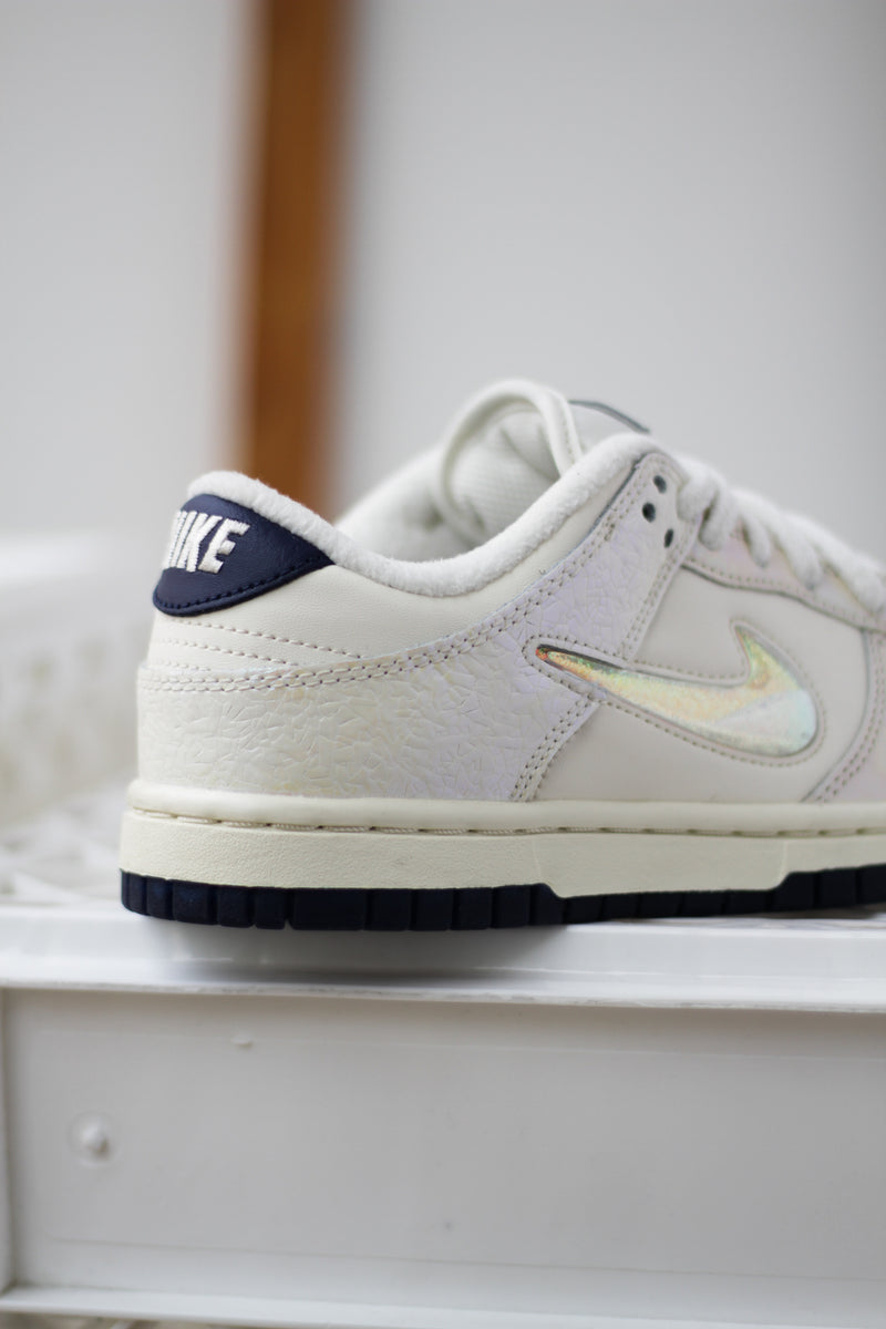 W NIKE DUNK LOW "SOFT PEARL/MULTI-COLOR-MIDNIGHT NAVY"
