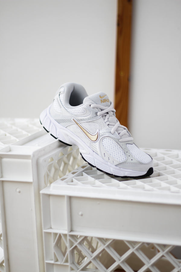 NIKE V5 RNR (GS) "WHITE/METALLIC GOLD-METALLIC SILVER"