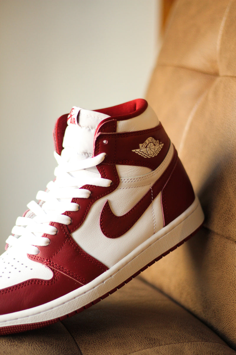 AIR JORDAN 1 RETRO HIGH OG "TEAM RED"