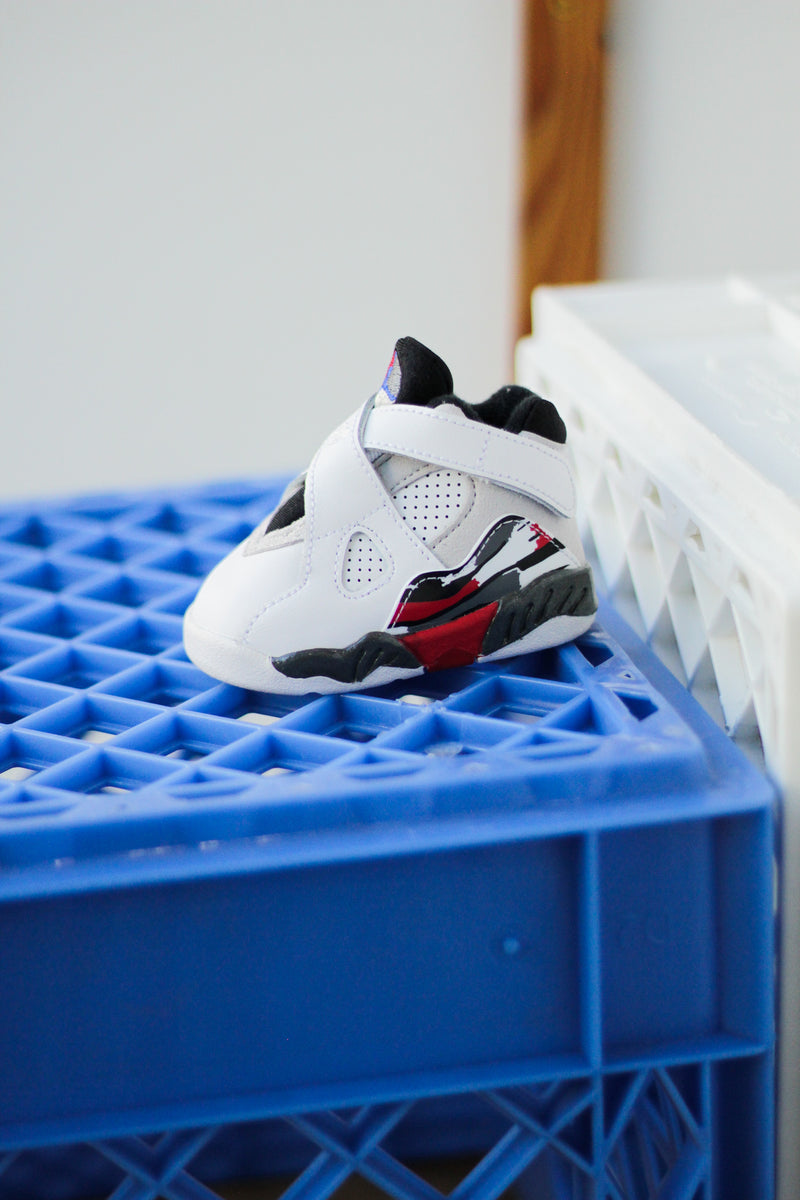 red white and blue jordan 8