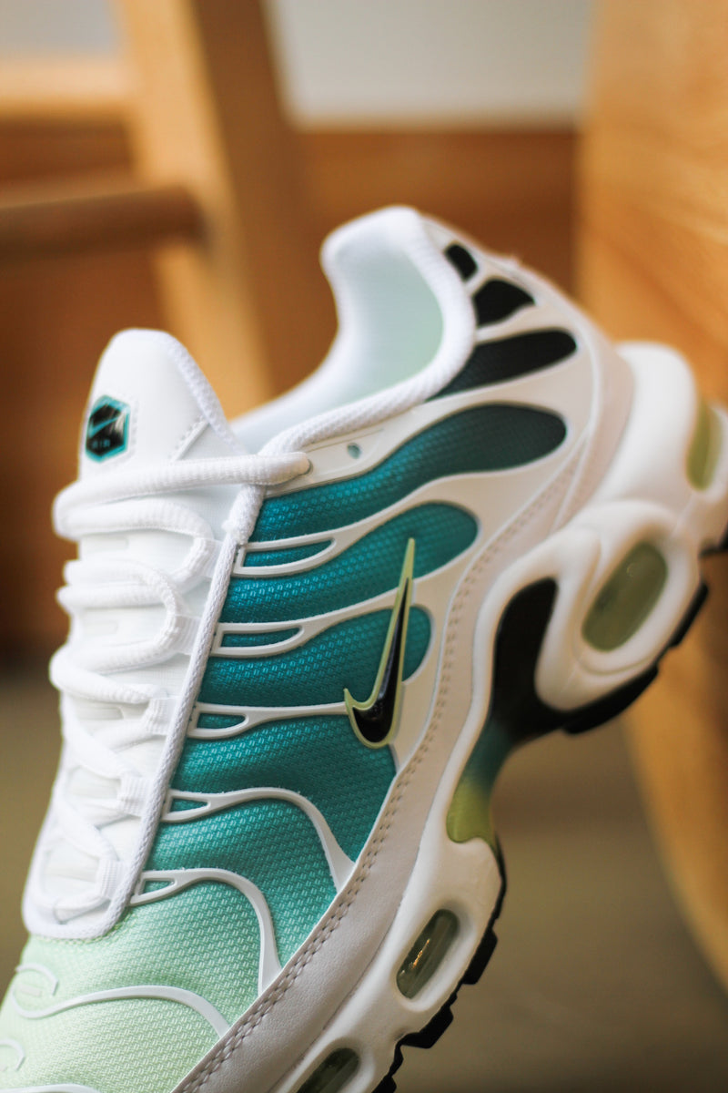 W AIR MAX PLUS "DUSTY CACTUS"