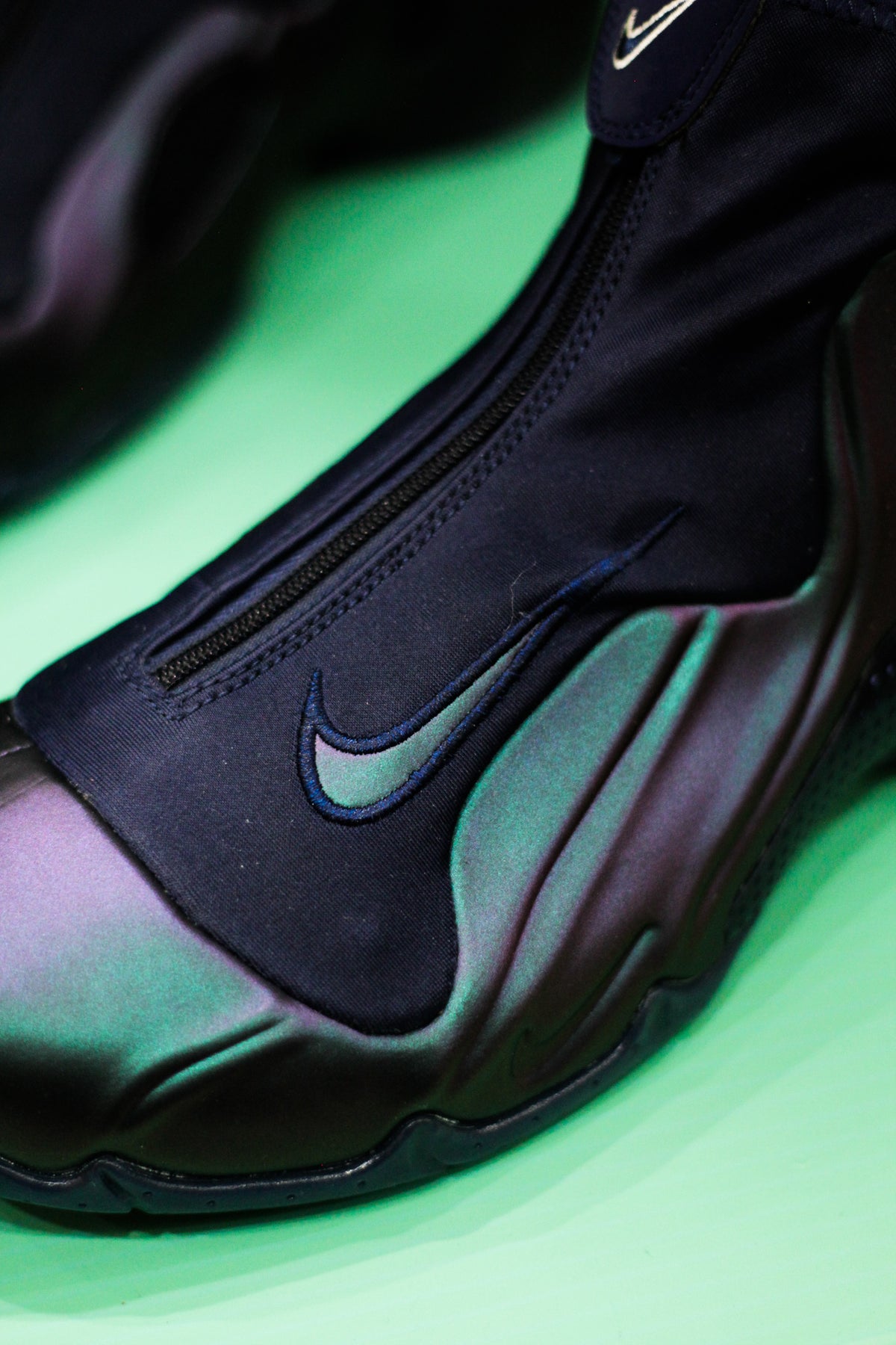 Nike Flightposite KG Midnight Navy Shoes Mens Size 13 830196-441 Sneakers Nike Flightposite Midnight Navy HF4481-900 | SneakerNews.com main image 2