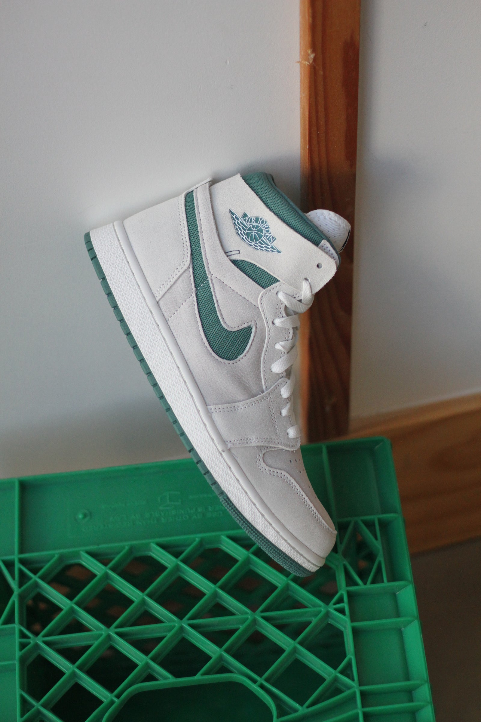 Jordan 1 metallic green hot sale