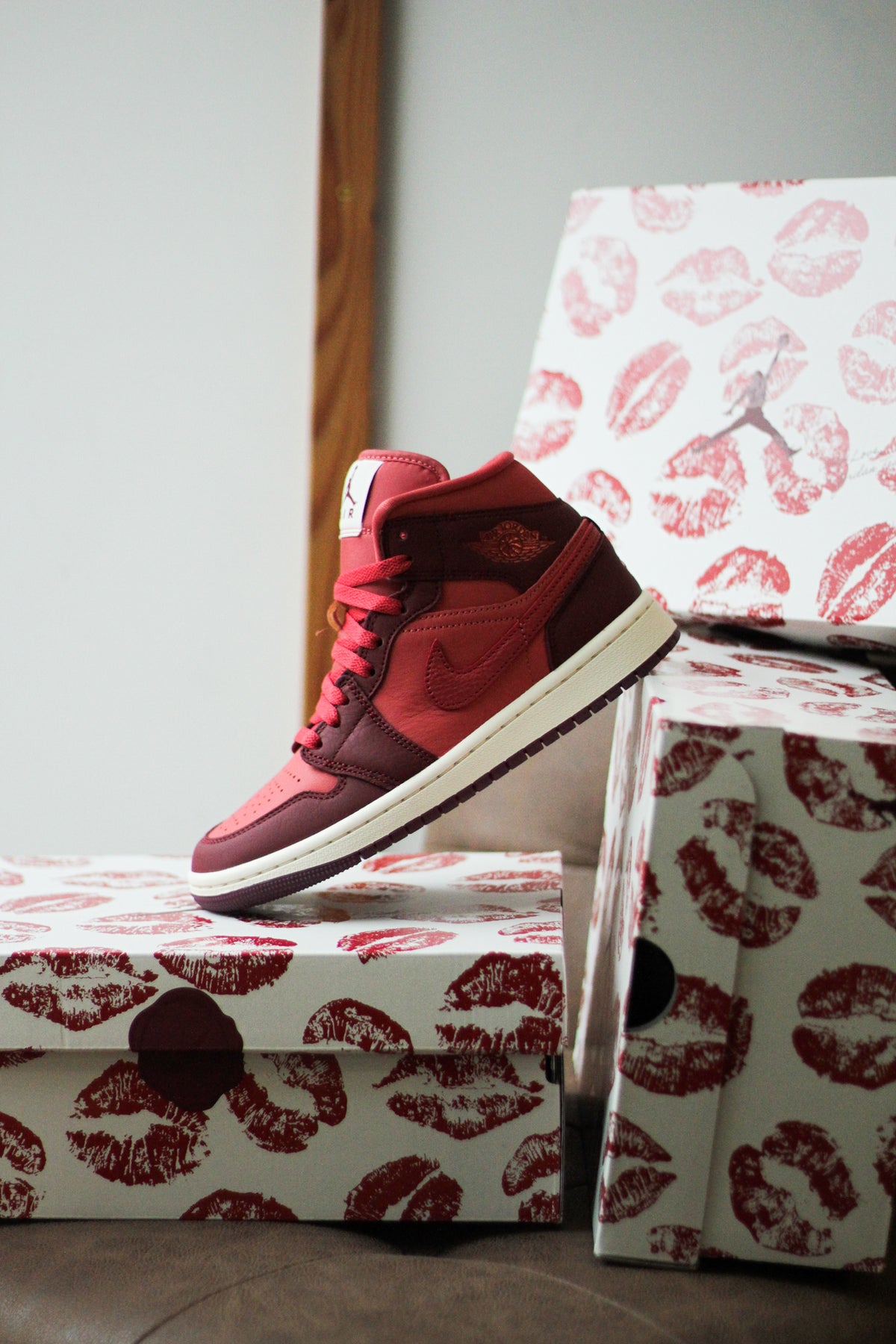 AIR JORDAN1 MID SE 赤箱あり27.5 W AIR JORDAN 1 MID SE 