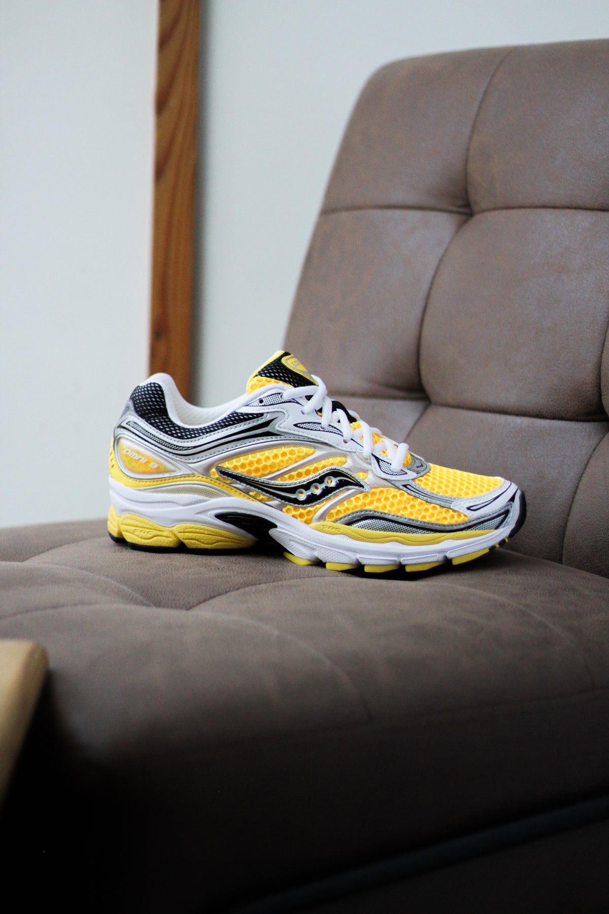 SAUCONY PROGRID OMNI 9 