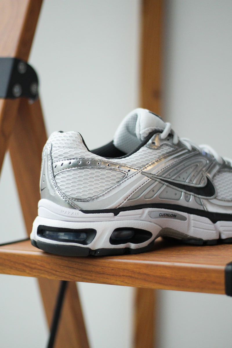 NIKE AIR MAX MOTO 2K 