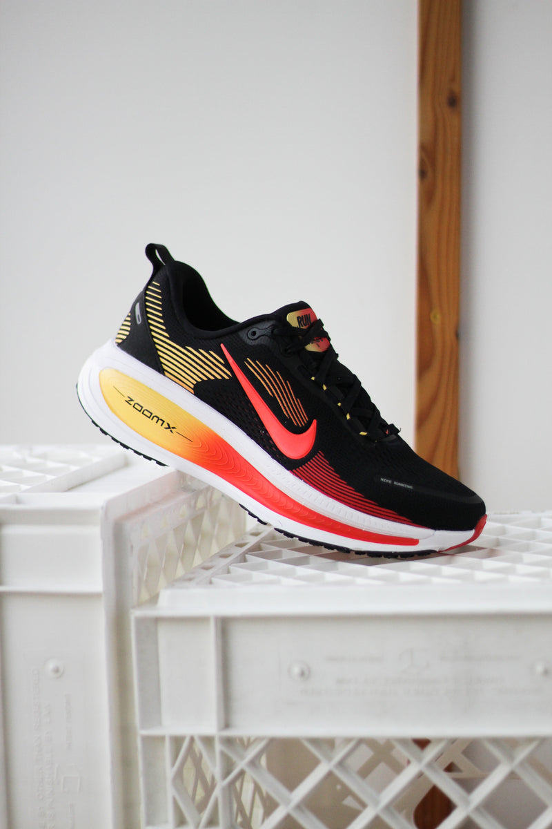 NIKE VOMERO 18  display picture 1