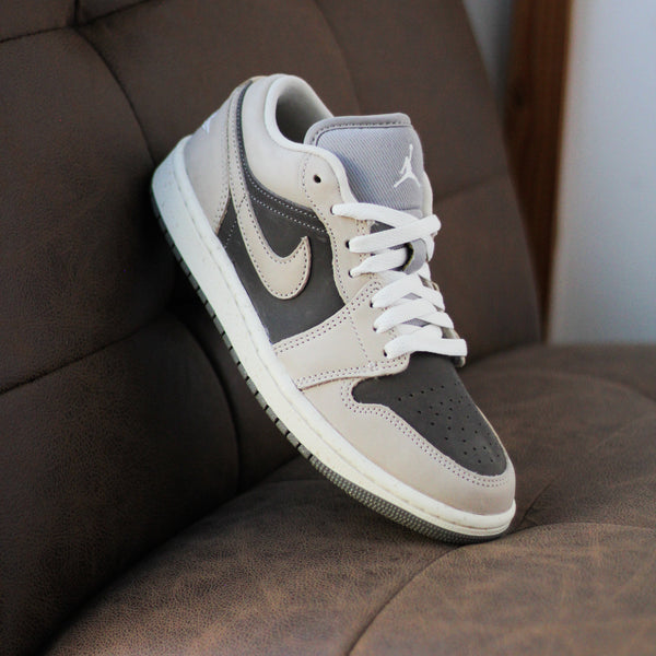 W AIR JORDAN 1 LOW SE 