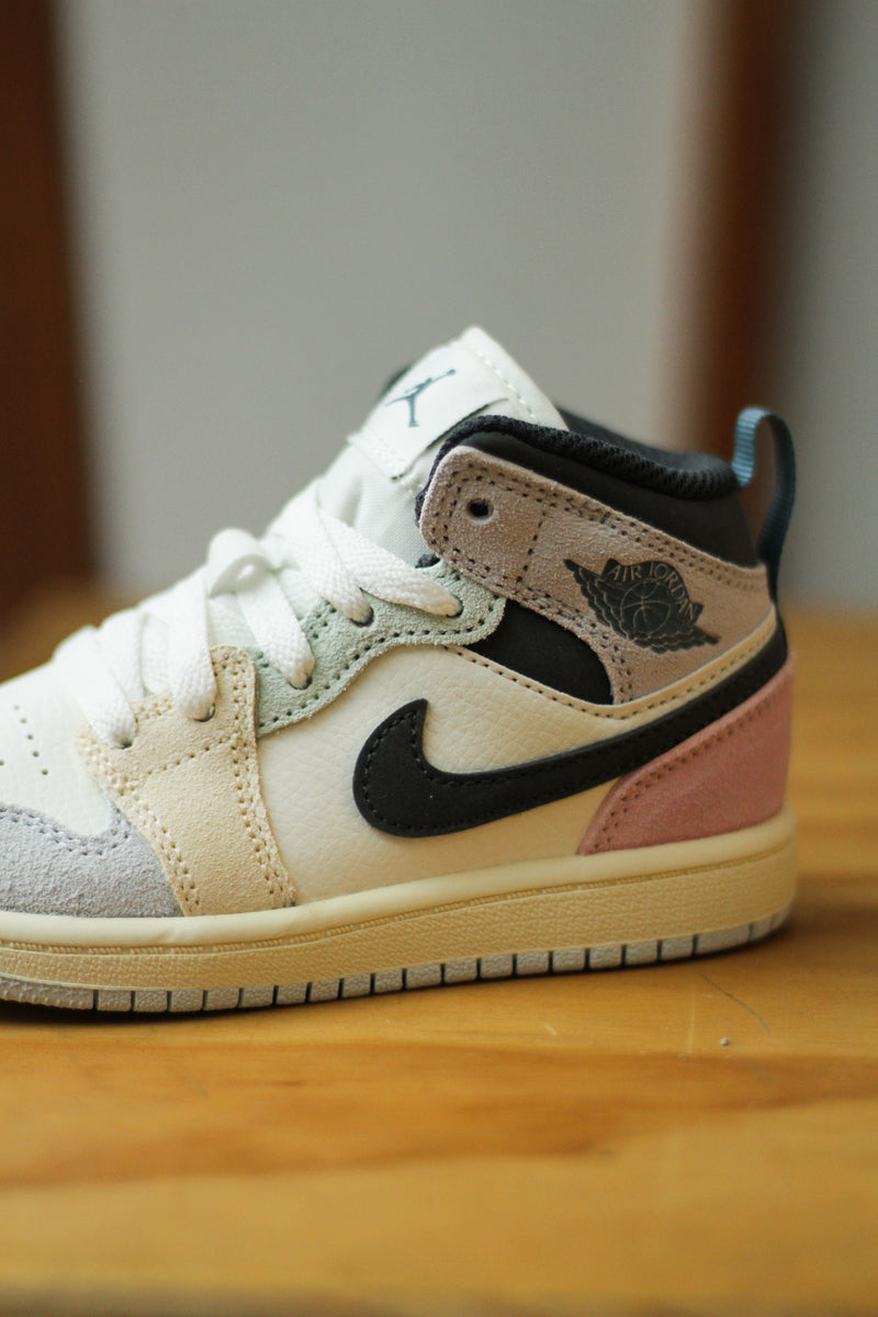 靴 Nike Air Jordan 1 MID AIR JORDAN 1 MID SE 