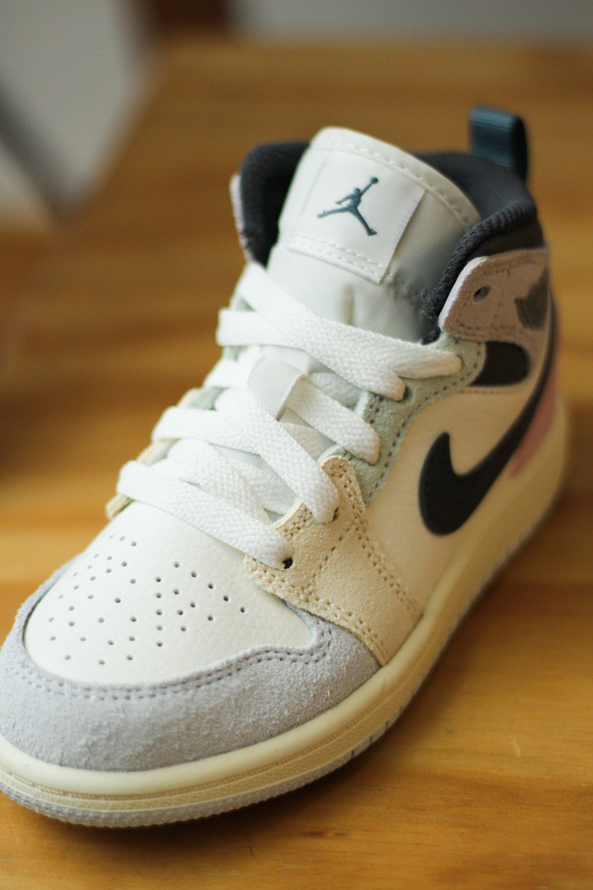 AIR JORDAN 1 MID SE 