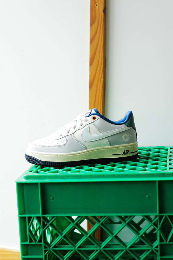 AIR FORCE 1 LV8 GS SAIL Sneaker Room