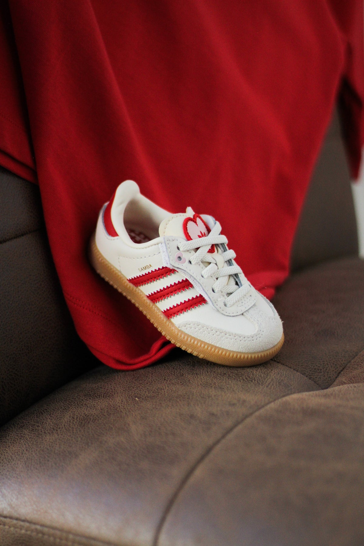ADIDAS SAMBA OG (TD) "CREAM WHITE/BETTER SCARLET/GUM" Sneaker Room ADIDAS SAMBA OG (TD) "CREAM WHITE/BETTER SCARLET/GUM" Sneaker Room