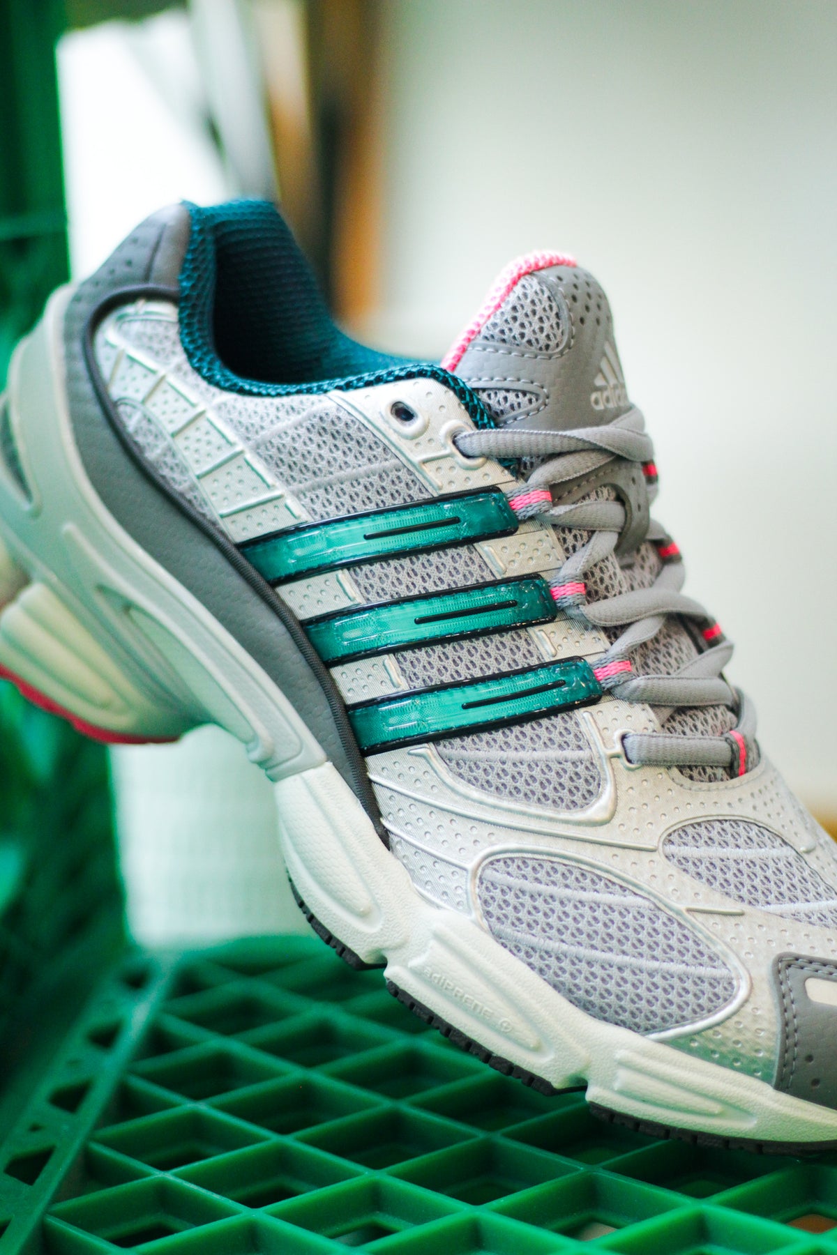 adidas gazelle silver green womens OZWEEGO PRO 
