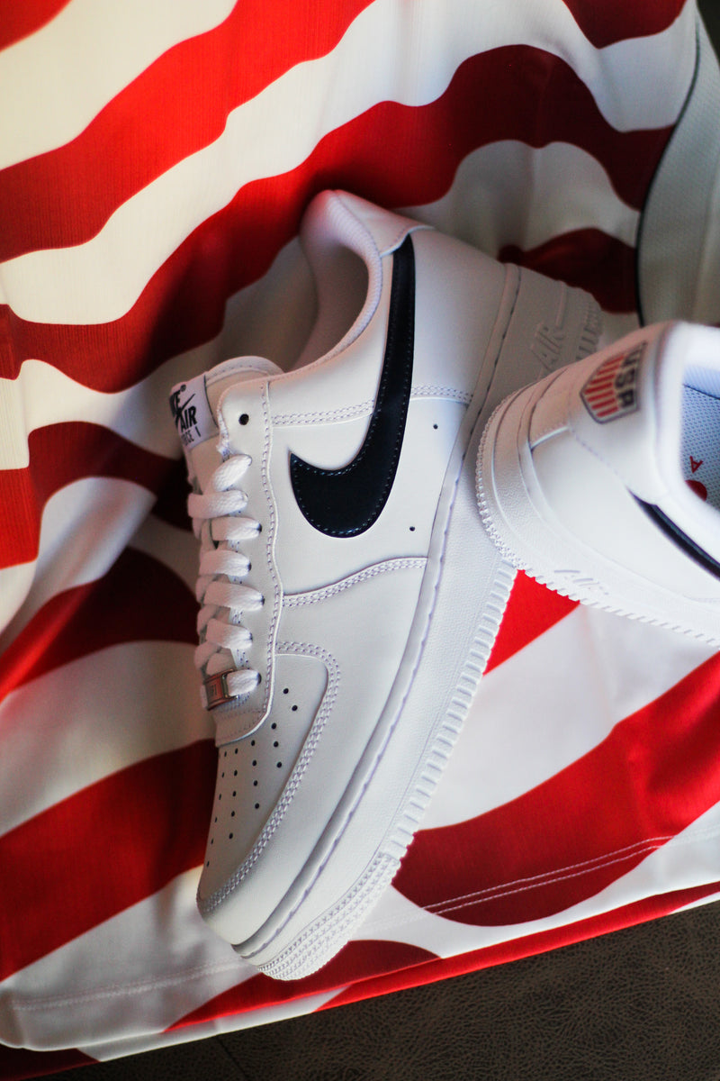 NIKE AIR FORCE 1 '07 LV8 