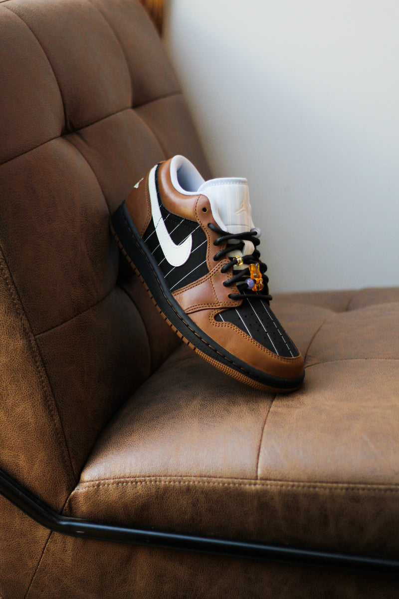 AIR JORDAN 1 LOW SE  display picture 1