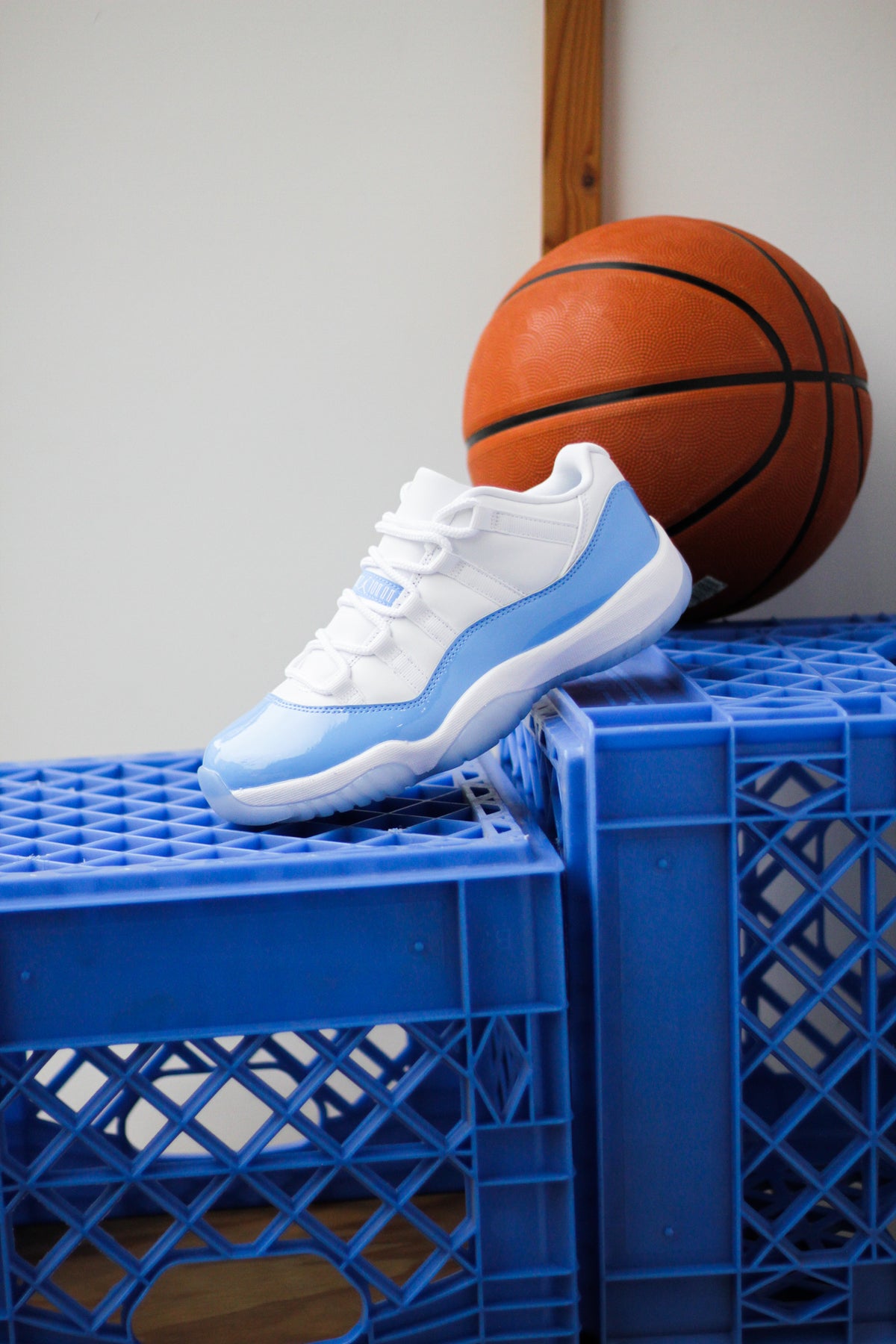 AIR JORDAN 11 RETRO LOW 