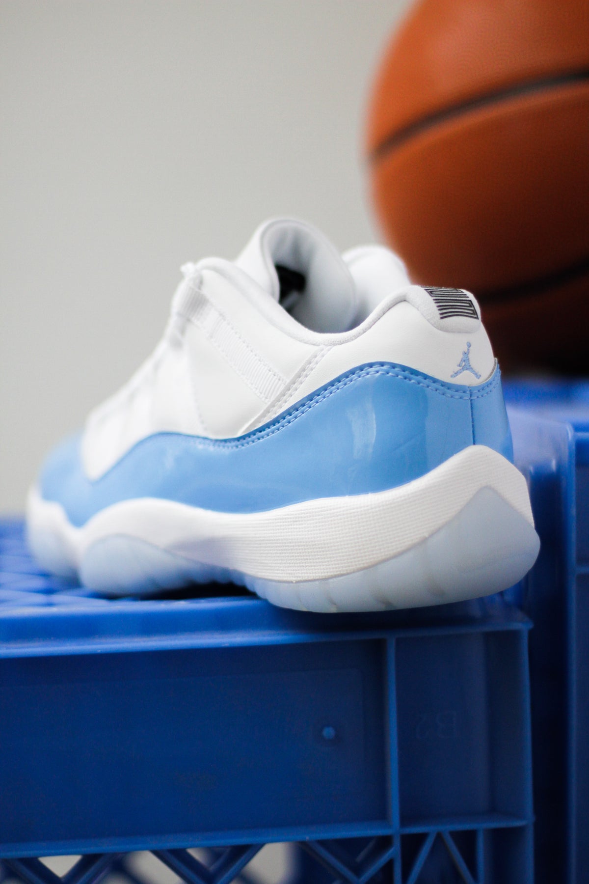 AIR JORDAN 11 RETRO LOW 