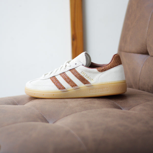 靴  HANDBALL SPEZIAL W exclusive W ADIDAS HANDBALL SPEZIAL 
