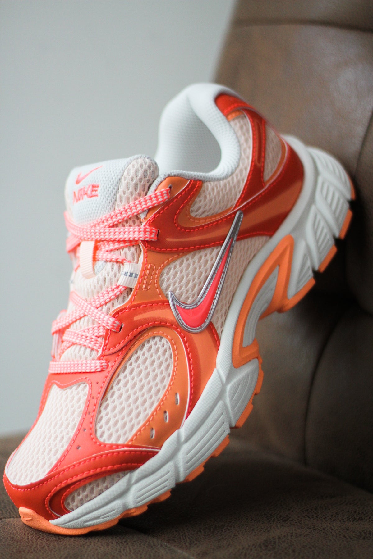 ライトニング　ホロ　5-155r W NIKE V5 RNR 