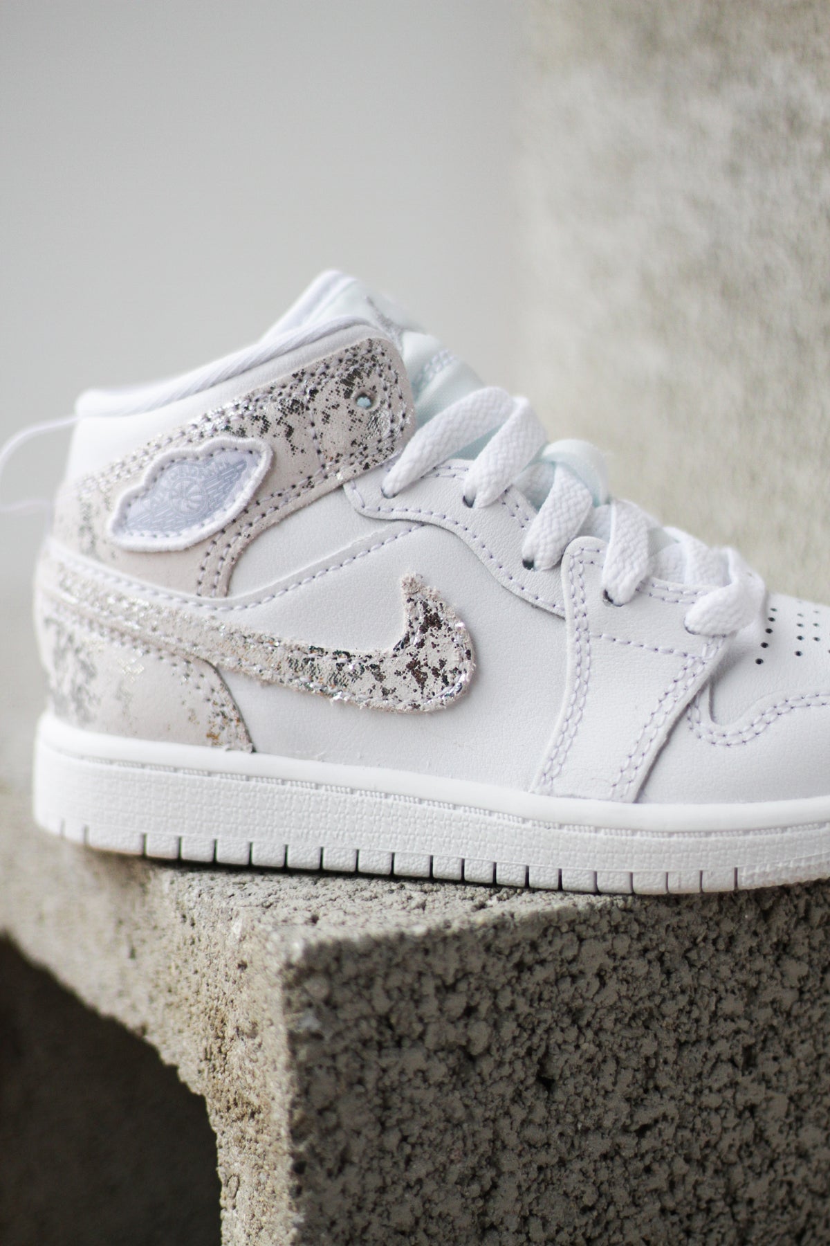 JORDAN 1 MID SE (PS) 