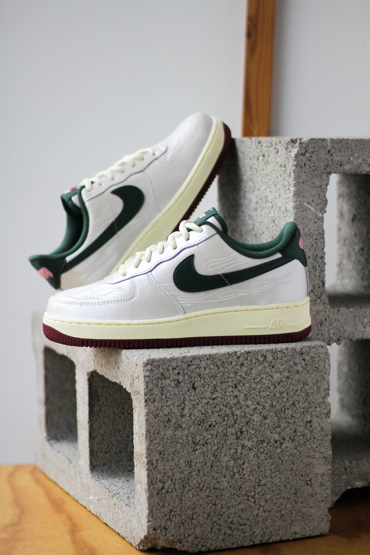 NIKE AIR FORCE 1 