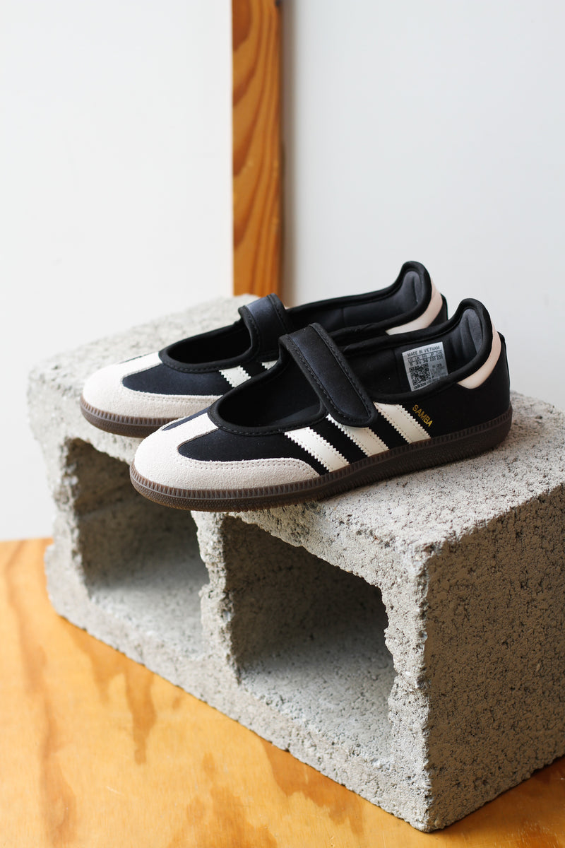 W ADIDAS SAMBA JANE "CORE BLACK/OFF WHITE/GOLD METALLIC" Sneaker Room W ADIDAS SAMBA JANE "CORE BLACK/OFF WHITE/GOLD METALLIC" Sneaker Room