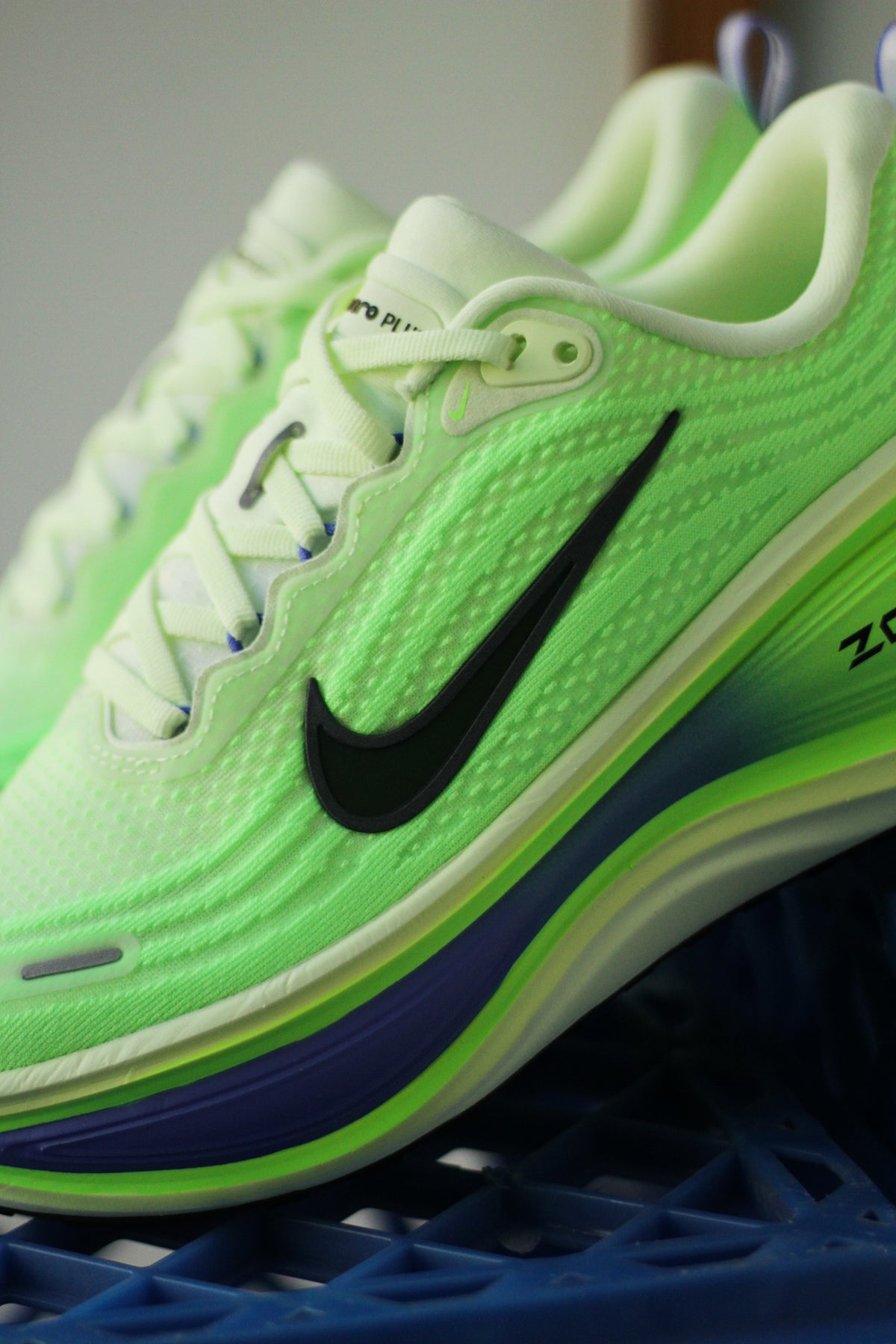 NIKE VOMERO PLUS 
