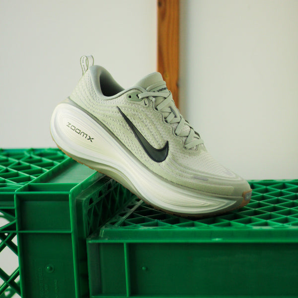 NIKE VOMERO PLUS 