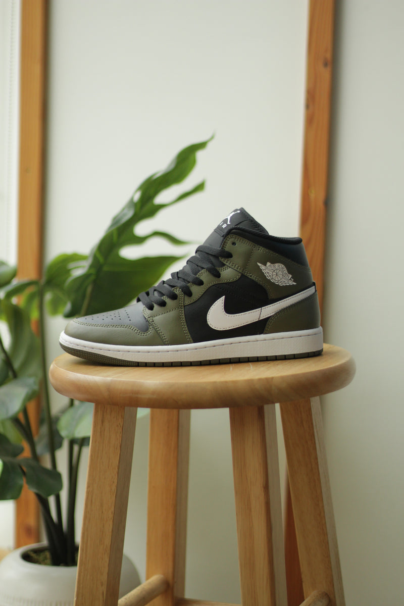 Air jordan 1 mid olive green store