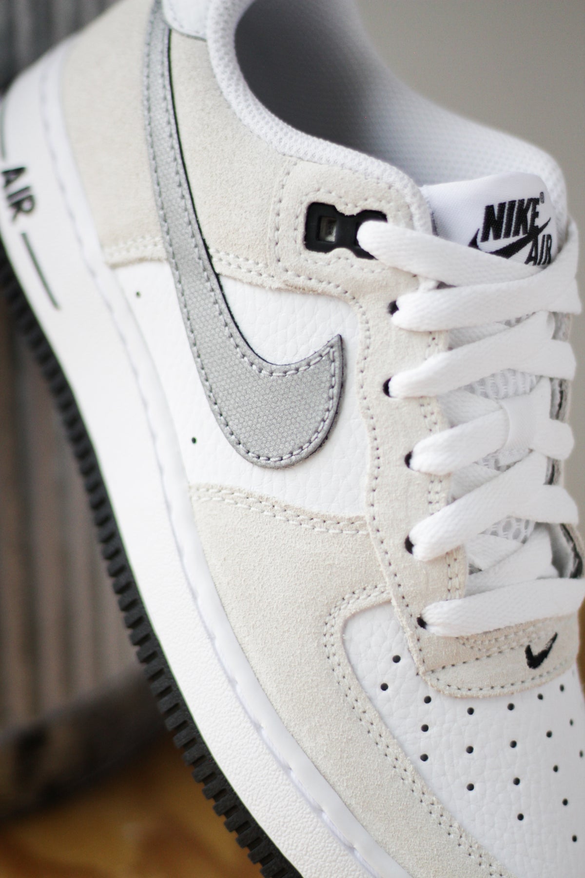 NIKE AIR FORCE 1 LV8 (GS) 