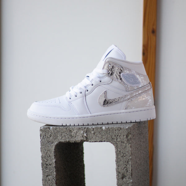AIR JORDAN 1 MID SE 