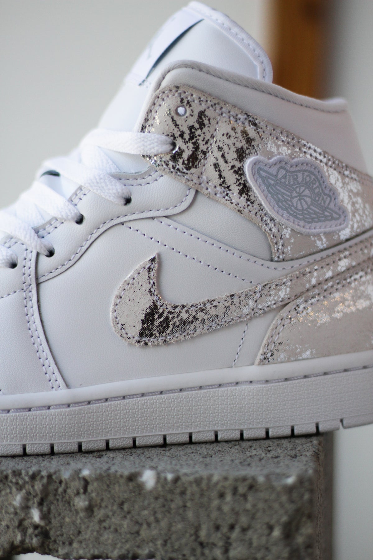 AIR JORDAN 1 MID SE 