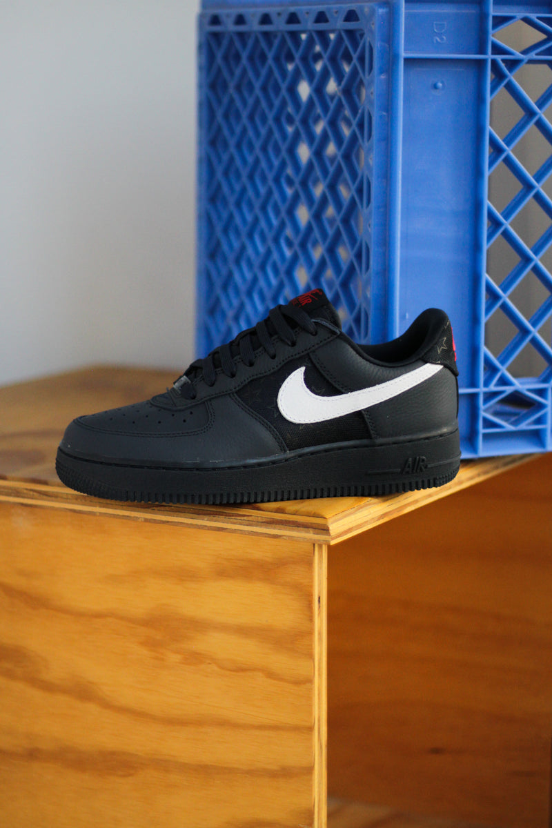 NIKE AIR FORCE 1 LOW RETRO 