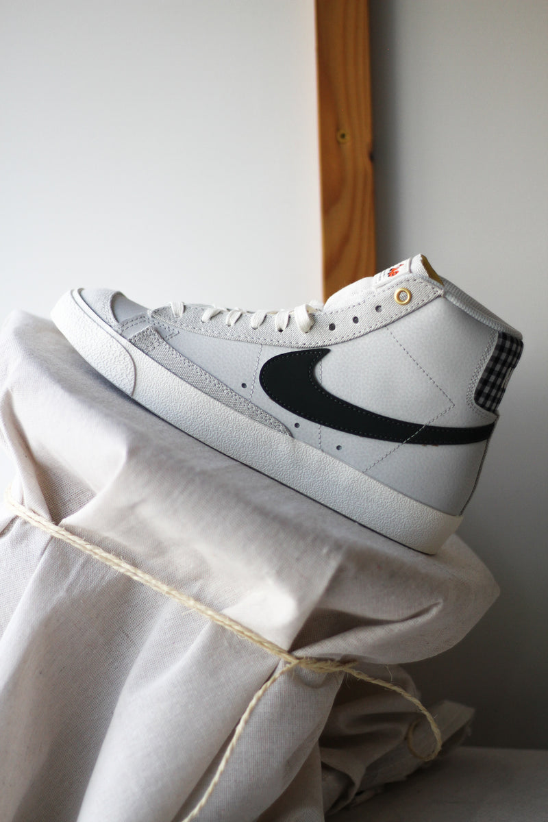 BLAZER MID '77 VNTG "PHOTON DUST"